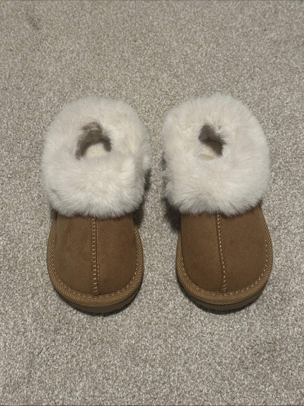 Cat and Jack Kids slippers